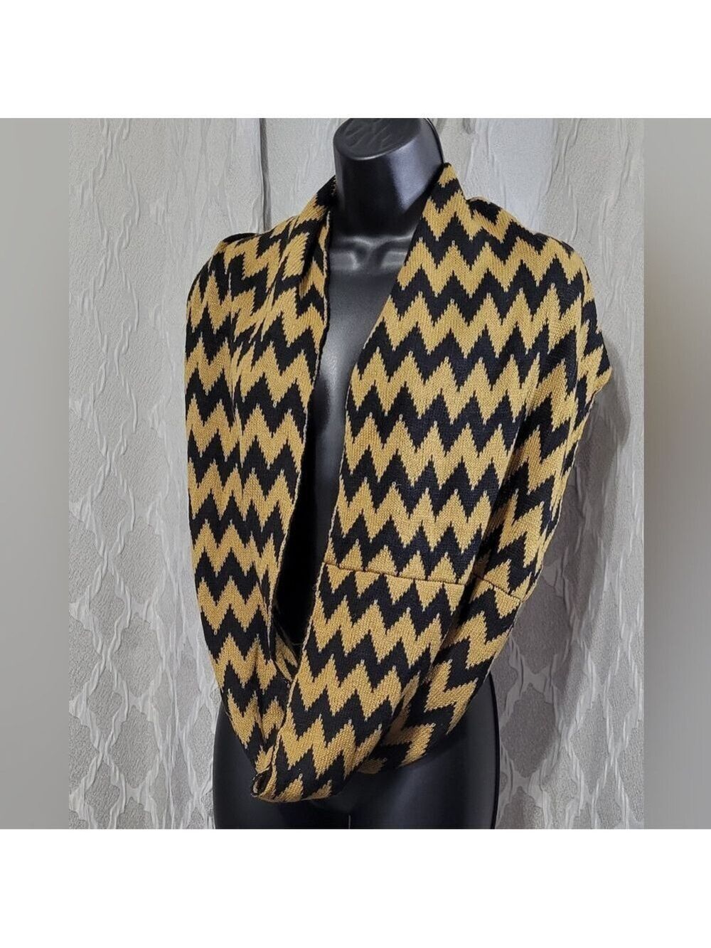 Chevron Print Infinity Knit Scarf | Brown & Black Donut Loop Scarf | NIB - Picture 6 of 7